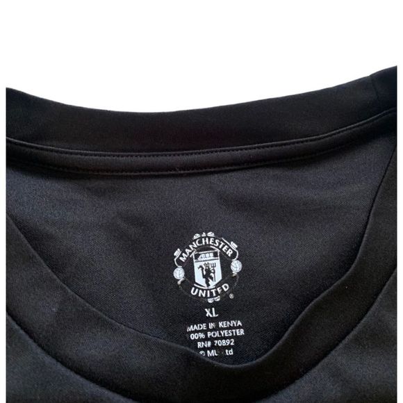Mens Manchester United Black Short Sleeve Athletic T Shirt - Picture 4 of 4
